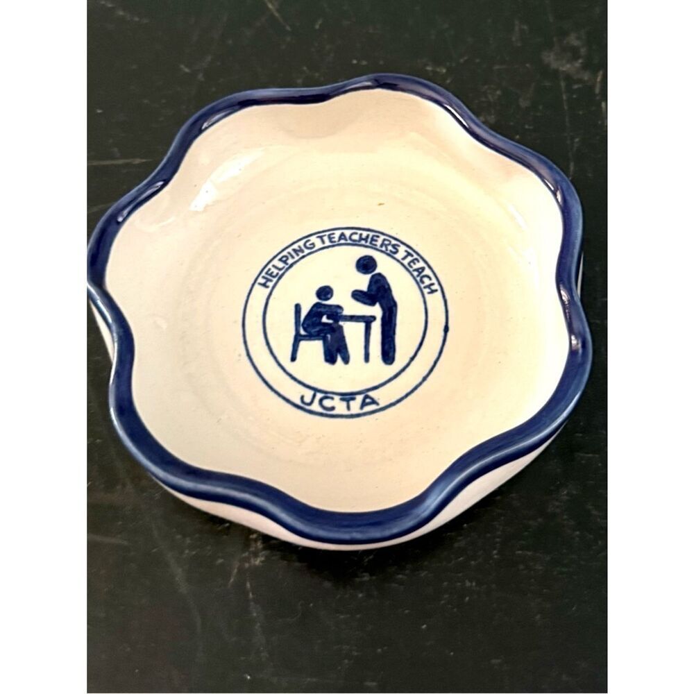 Louisville Stoneware Made in Kentucky Books Coaster Trinket Dish Teachers Theme
